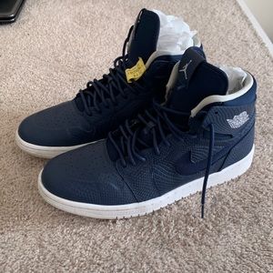 Jordan 1s Nouveau Navy Snake